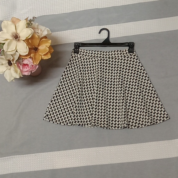 Tweed Mini Skirt - Picture 3 of 14